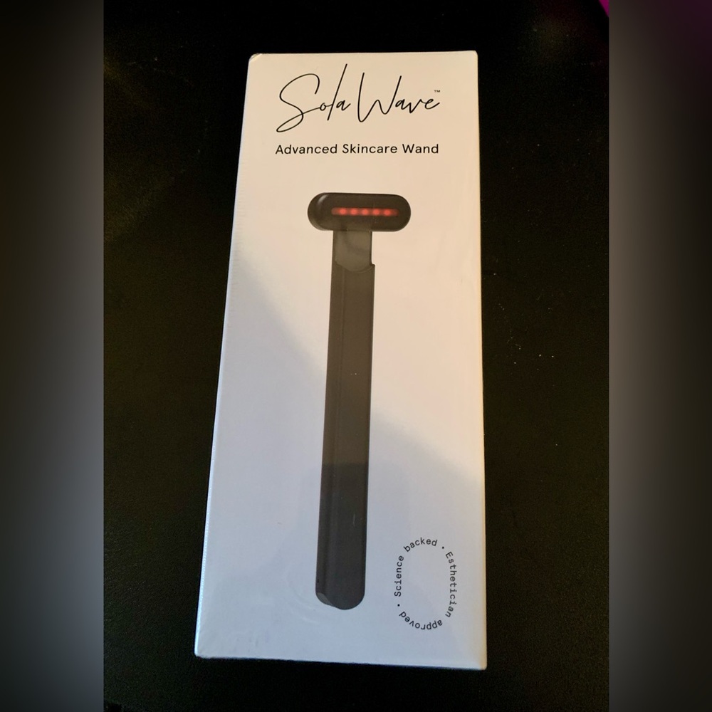 SOLAWAVE 4-in-1 Skincare Wand *NEW*
